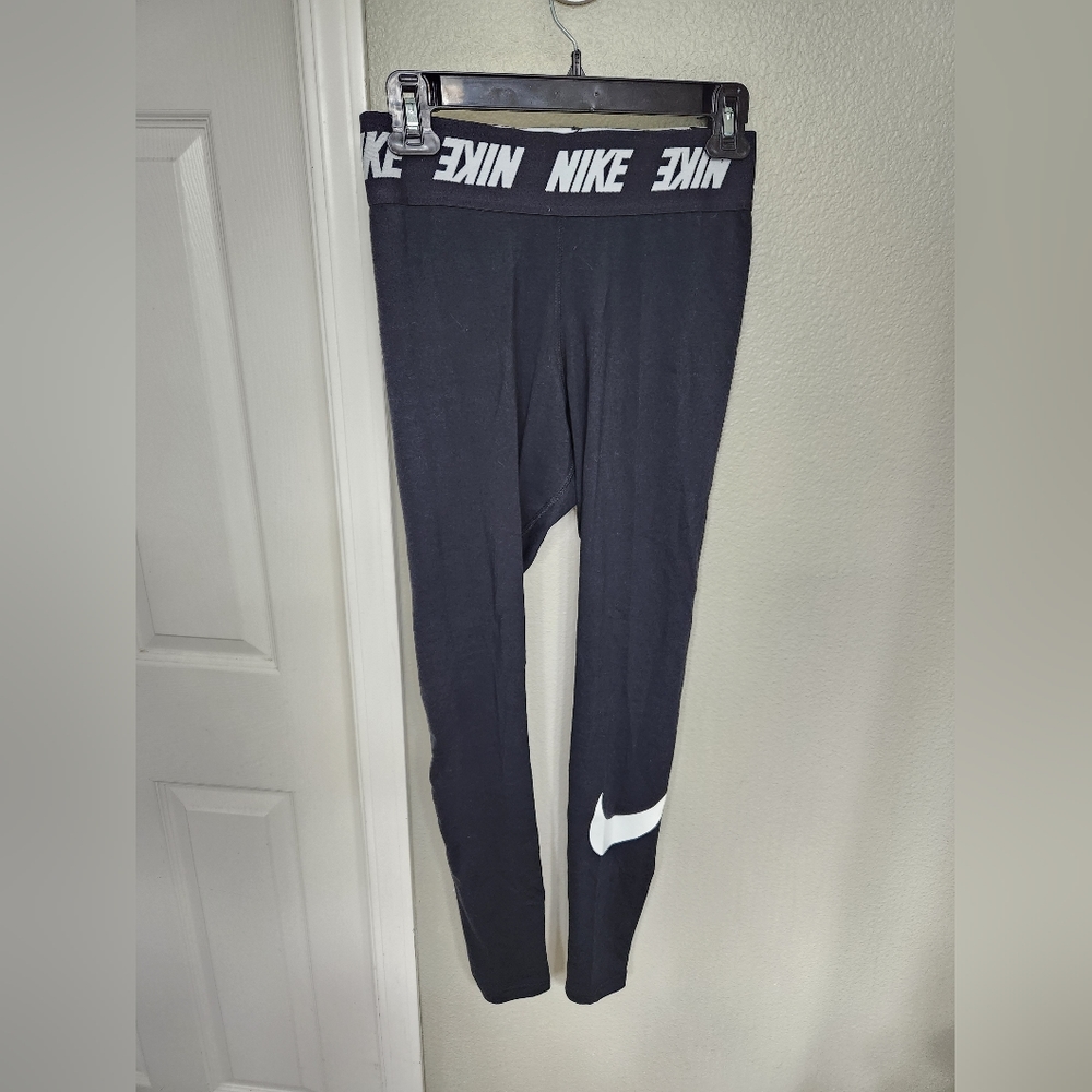 NWT Nike Women's Black S Tight Pants